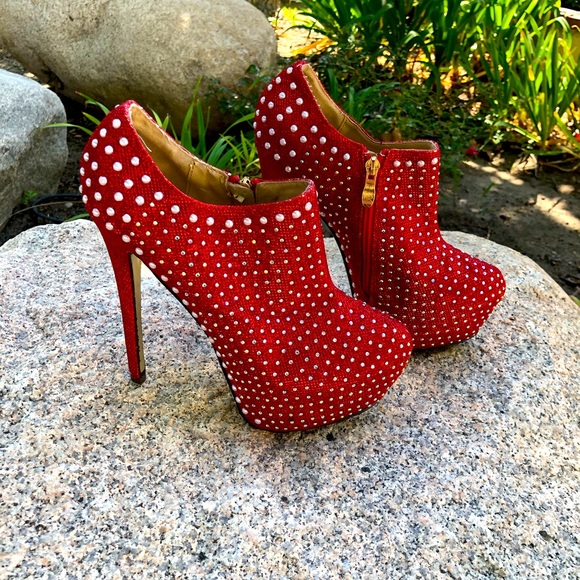 Size 10 Cape Robbin Platform Booties - Picture 2 of 9